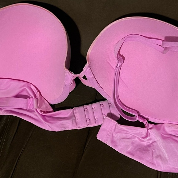 Victoria Secrets VERY SEXY PUSH UP Bra - Picture 2 of 3